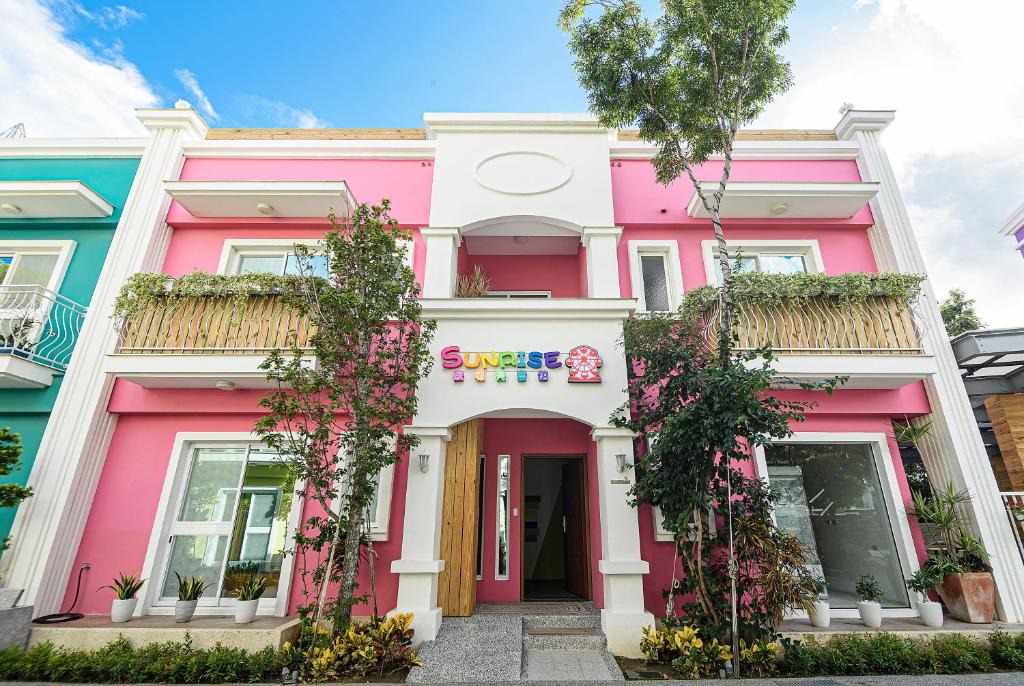 Hengchun House | 夢幻島美好人生主題民宿Sunrise晨曦兒童館