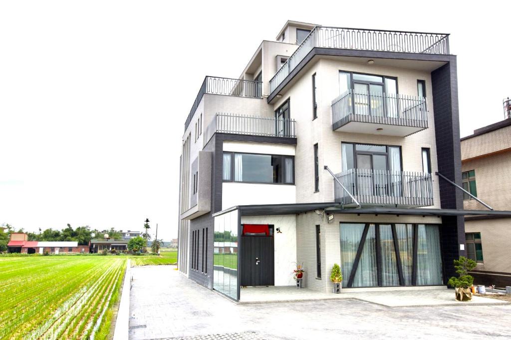 Zhuangwei Bed & Breakfast | 河沿悅舍ZW朋友同學聚會推薦l獎勵旅遊宜蘭包棟l家庭親子民宿l烤肉麻將浴缸戲水池