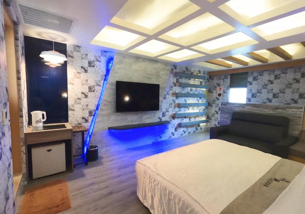 Xihu Hotel | 溪湖汽車旅館