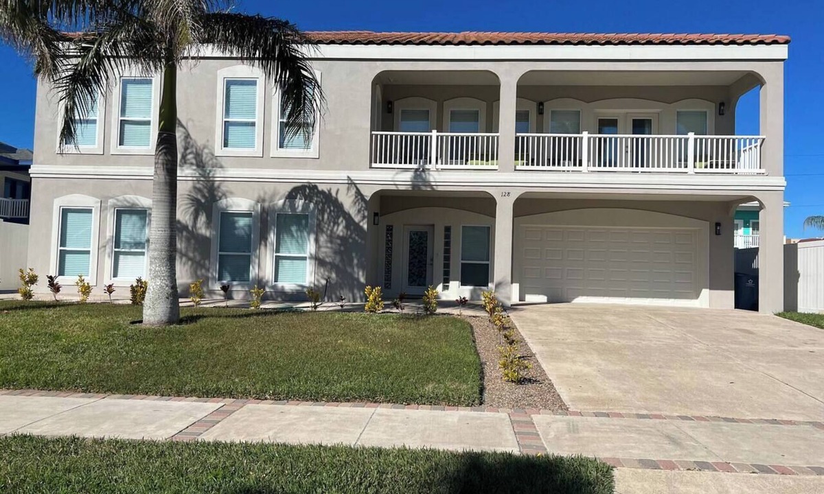 South Padre Island House | 10% Off, EVCharger, 100' To Beach, South Padre Island