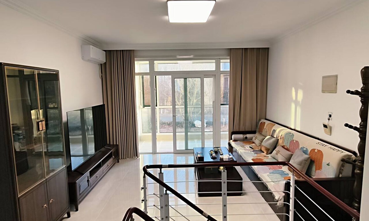 Jinzhou District Apartment | 10min Walk to Jinshitan Beach! Split-Level Retreat w/Sauna & Massage Chair