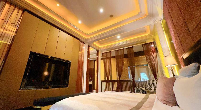 East District Hotel | 192 m² Motel ∙ 4 guests