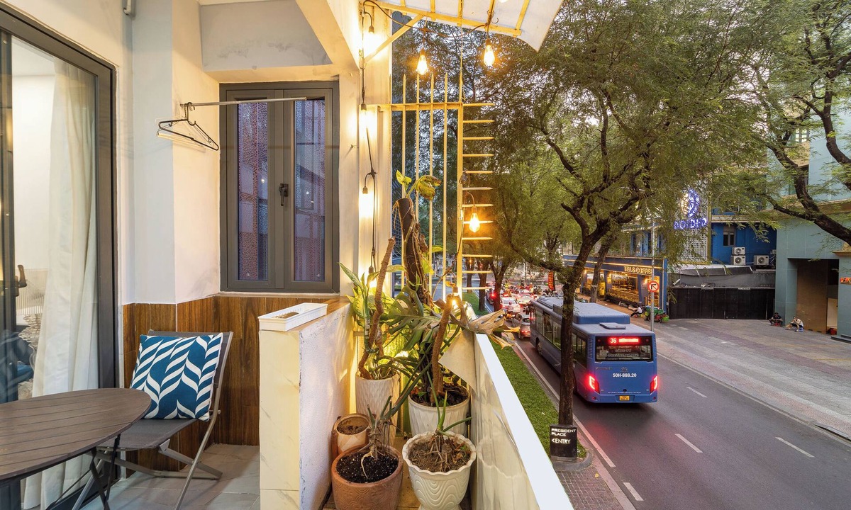 District 1 Apartment | 1BR + Street-Facing Balcony - Heart of D1