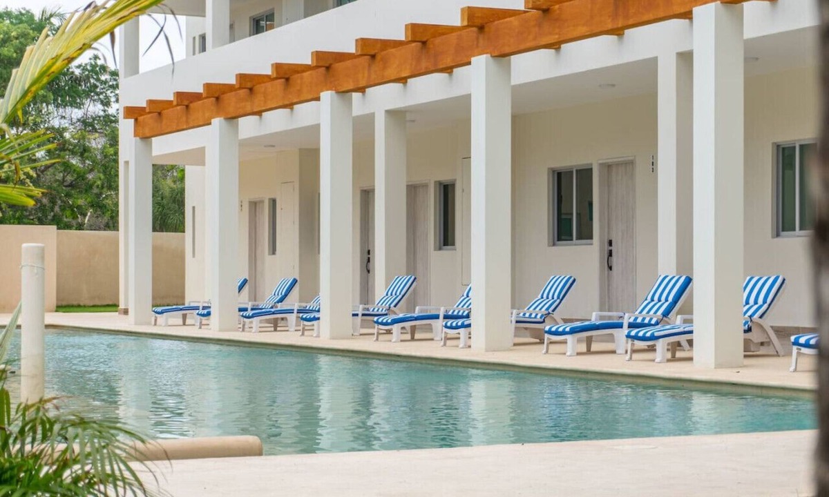 Villa Juarez Condo | 2 BD Suite w Balcony Rooftop Pool Jacuzzi Gym