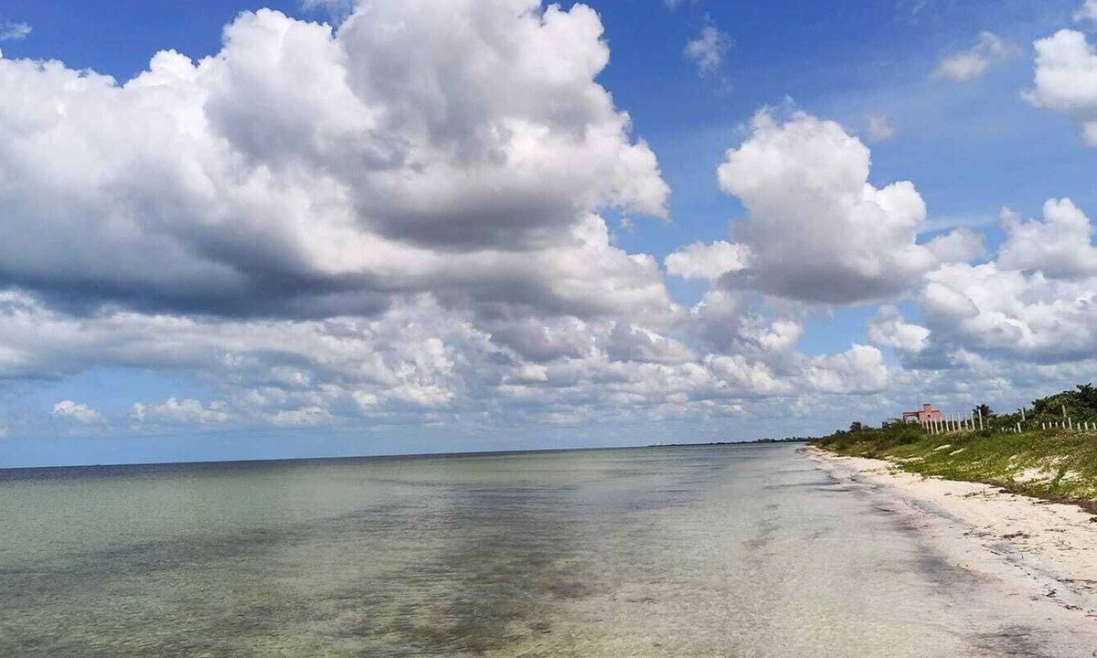 San Crisanto House | 2 bedrooms 3 bathrooms 100 feet from the beach