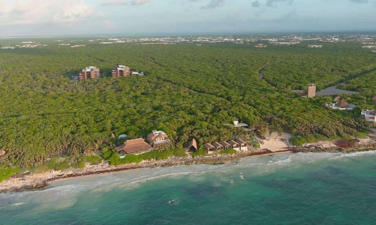 Zona Hotelera Apartment | 2 luxury apt with private pool, steps from sea.