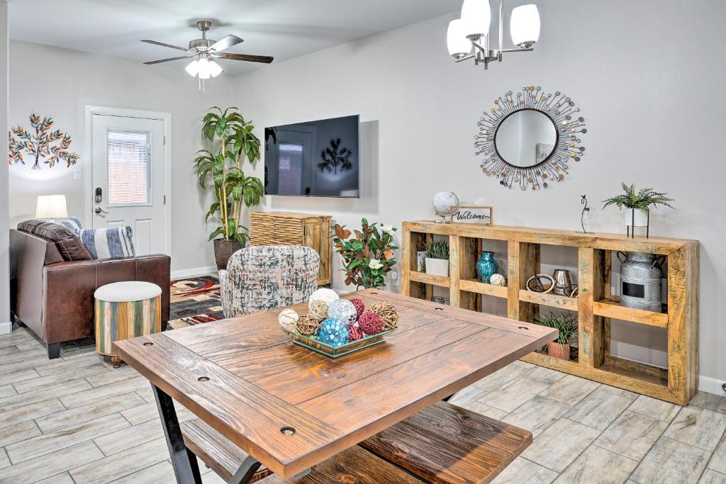 Edinburg Apartment | 2 Mi to UTRGV: Edinburg Apt in Quiet Neighborhood