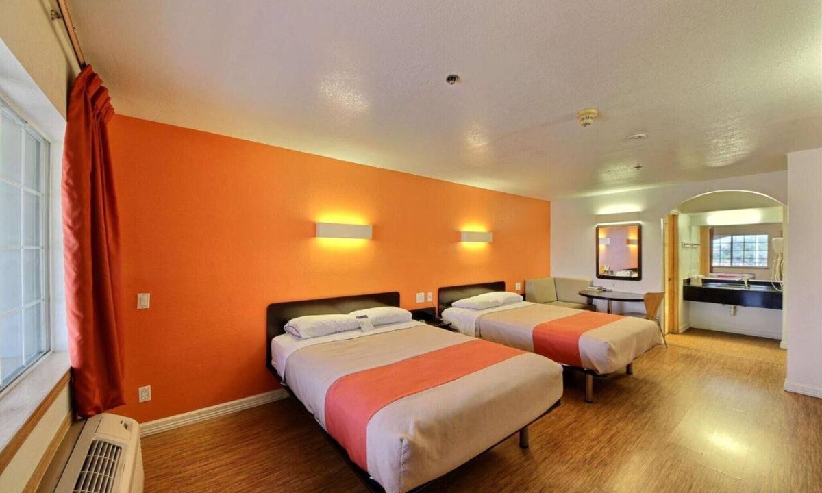Edinburg Apartment | 2 Queen Beds| non-smoking