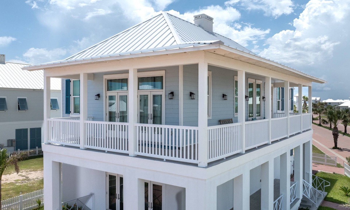 The Shores House | 2024 Custom Beach house within The Shores Subdivision, 4 Bedroom 4.5 Bath, sleeps 8