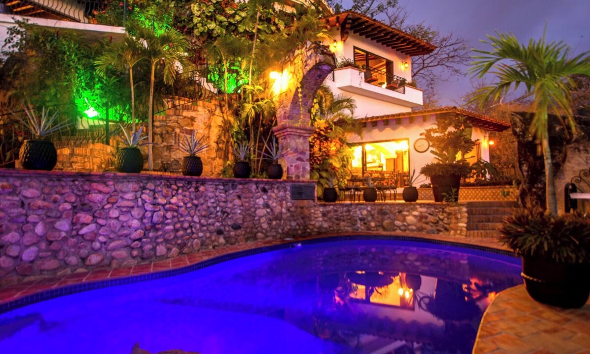 South Shore Hotel Area Villa | 20th Anniversary Special, Private Chef, Heated Pool & 360 Ocean Views!