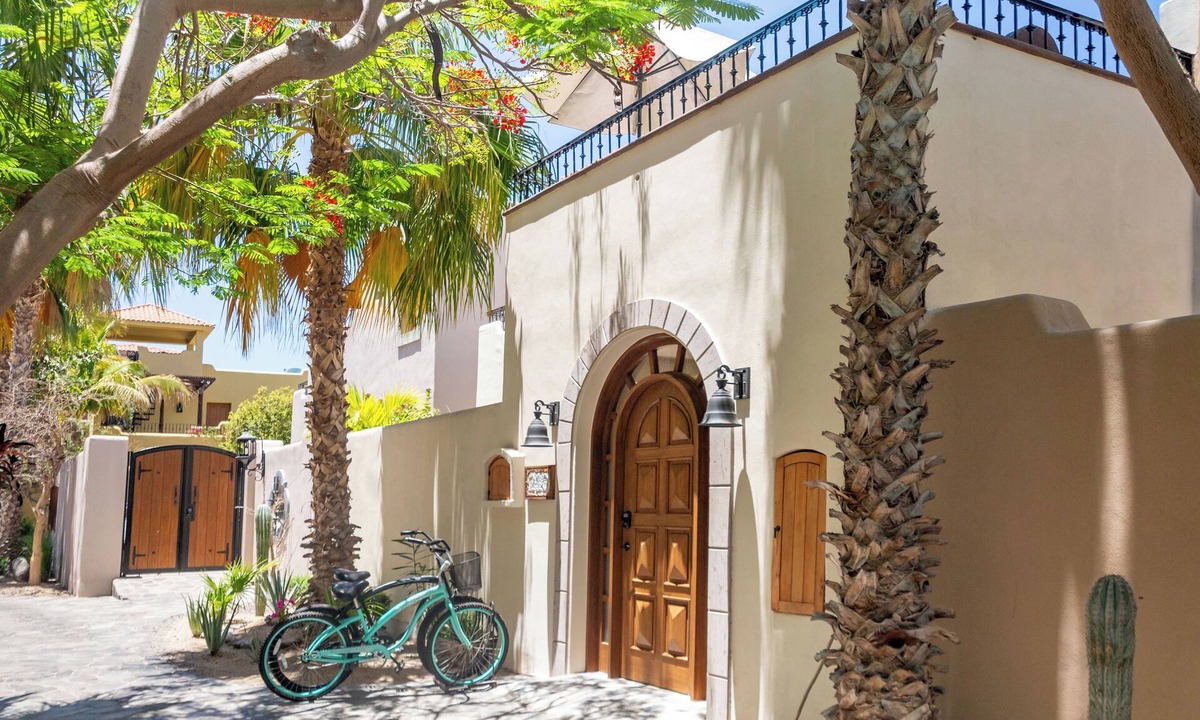 Nopolo House | 3 bedroom FN 210 BBQ, private pool, Tower ocean view