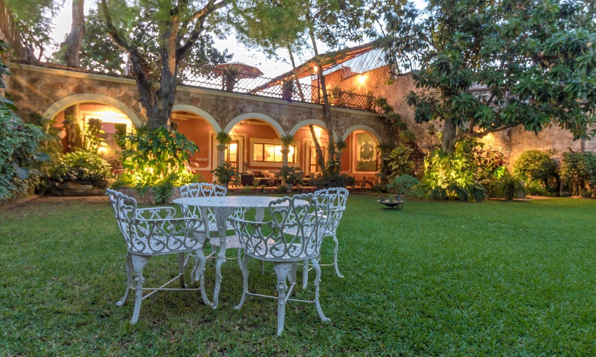 Valladolid House | 300 year old colonial mansion one block from the town square