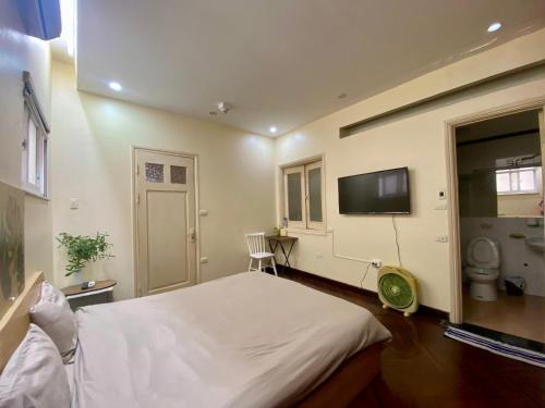 Thuy Khue Apartment | 302 - 151 Nguyễn Đình Thi