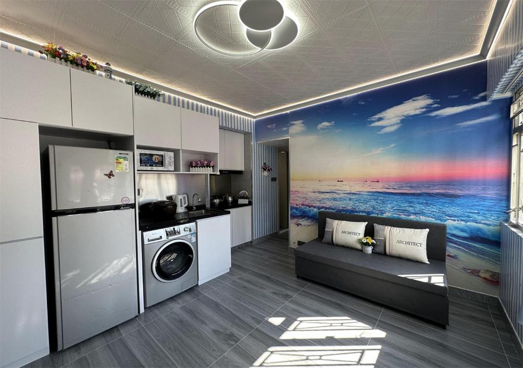 Mong Kok Apartment | 3BR Romantic apt, 2mins MTR, 8pax