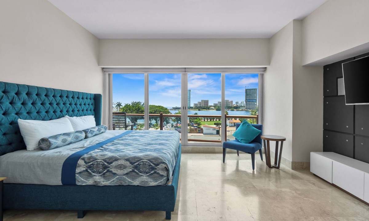 Palmar de Aramara Apartment | 3rd-Floor Gem w/Cruise Views & Rooftop Lounge