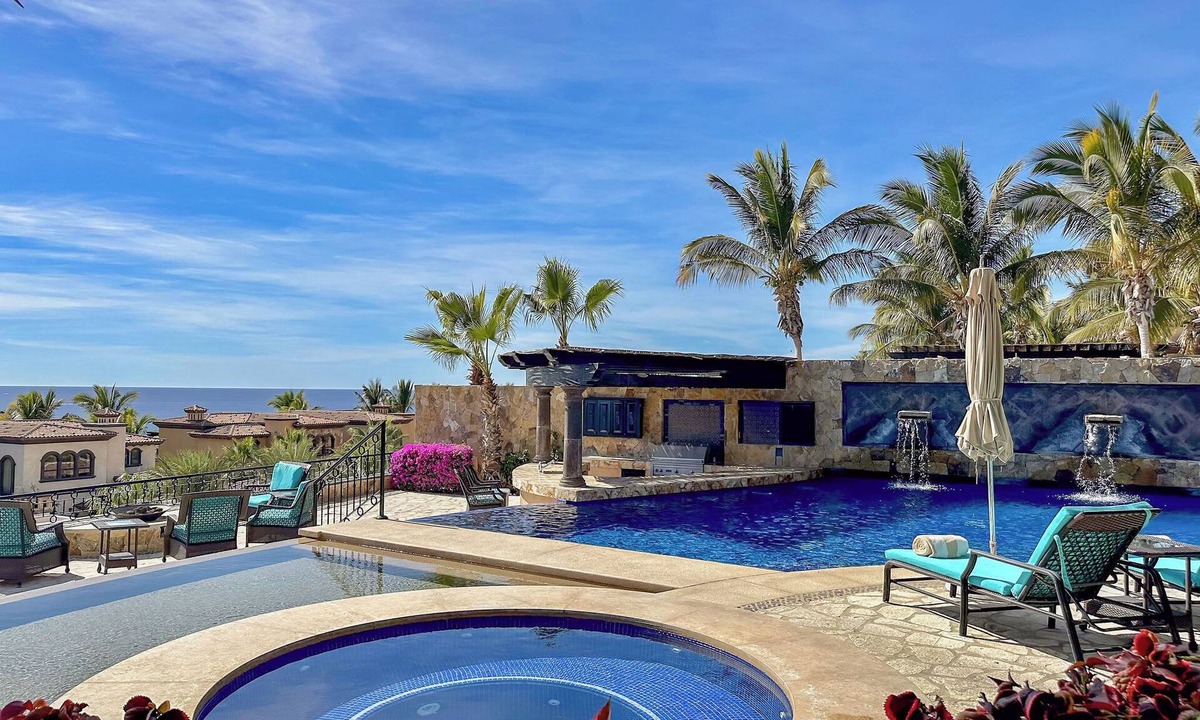 Paraiso Escondido Villa | 4 BR Beachfront Paradise at Novaispania