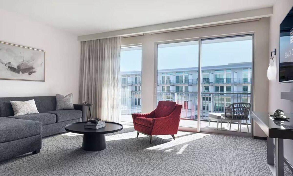 Ivins Hotel | 4 Bright & Stylish Rooms w/Scenic Desert Landscapes - Your Charming Hideout