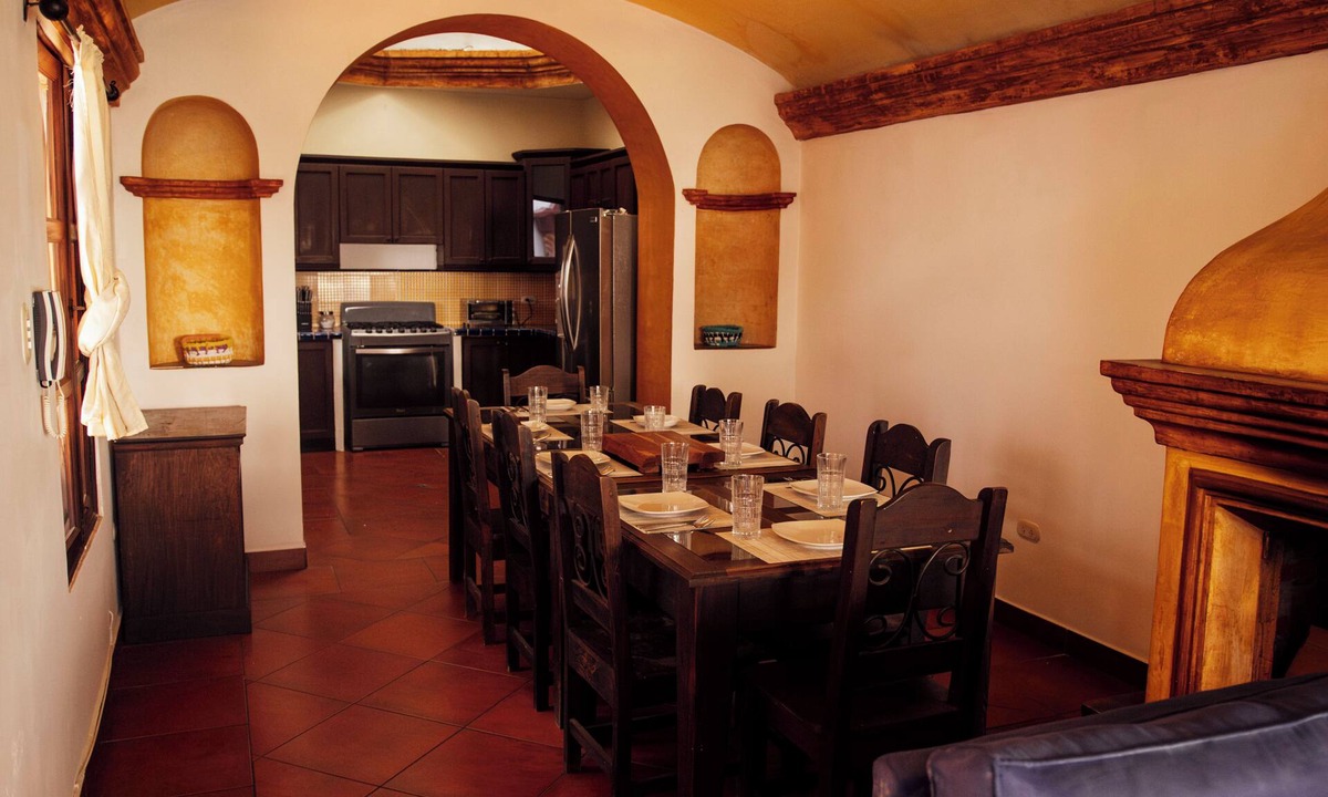 Antigua Guatemala House | 4BR 4BA - Group-Friendly house in Antigua w Jacuzzi, Theater, Starlink Internet