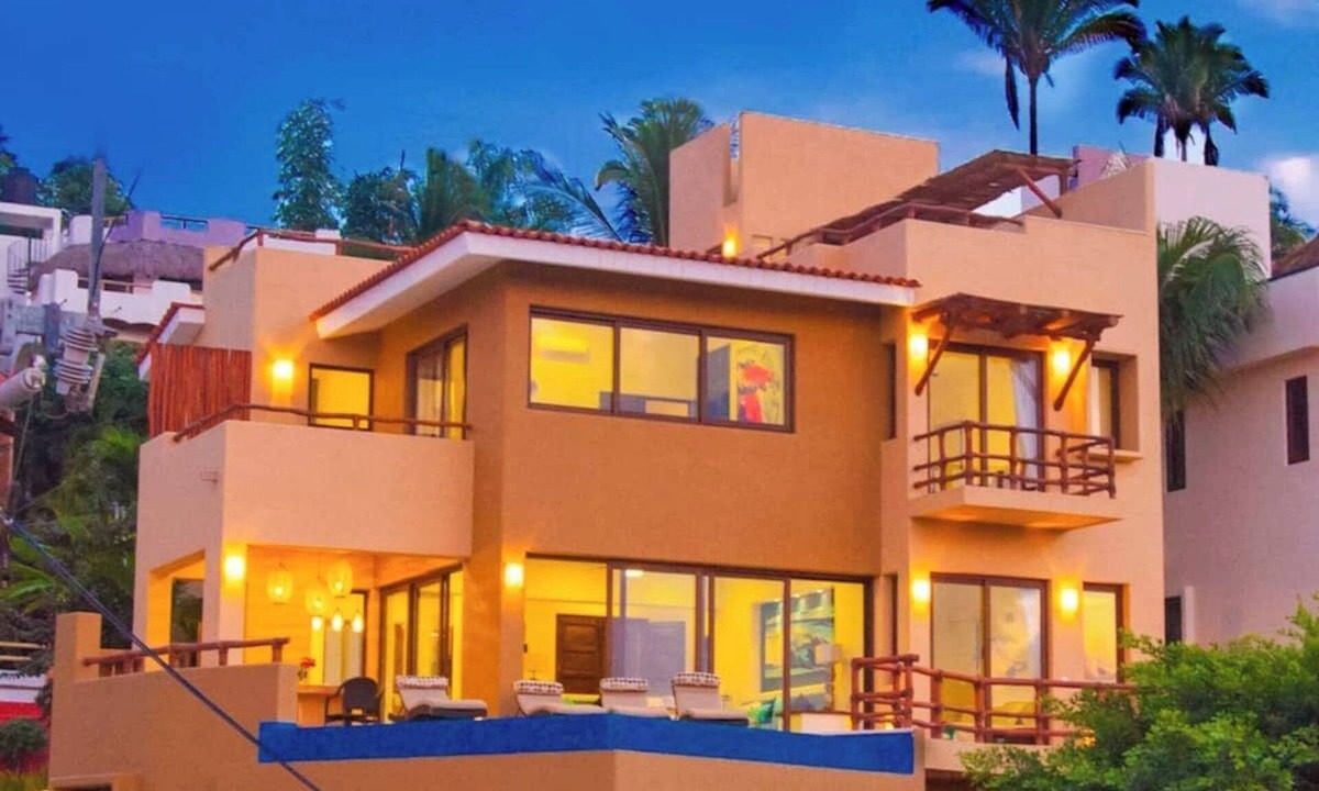 North End House | 4BR. Best Location close to Town and Surfing