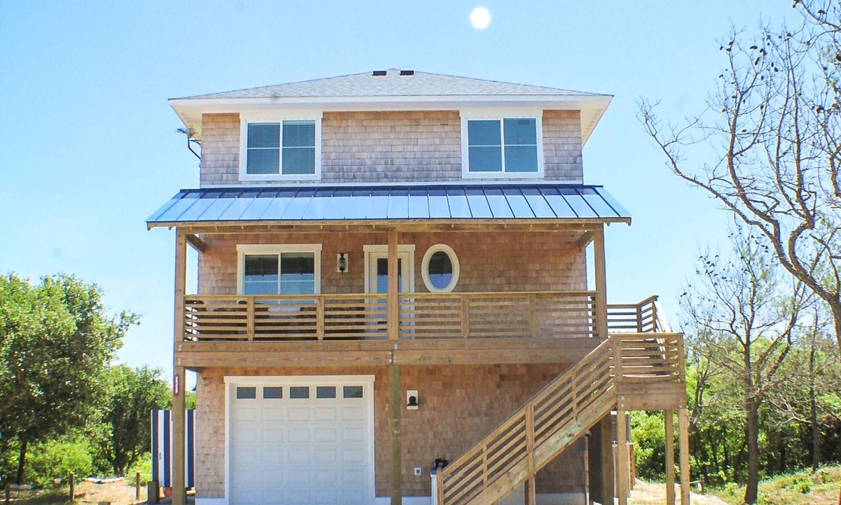Carova Beach House | 4X4 beach. Private Pool opens in May