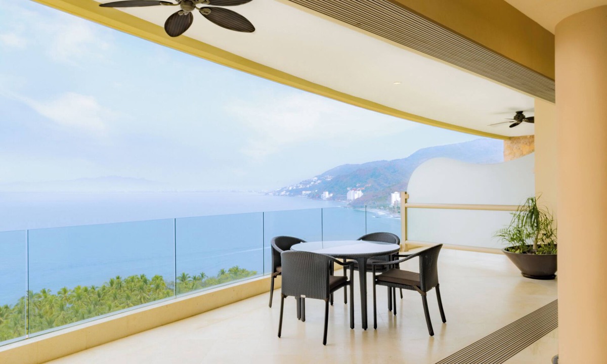 Conchas Chinas Resort | 5-Diamond Resort ◆ Garza Blanca PV 3BR ◆ Save 45% vs. Garza Blanca Direct