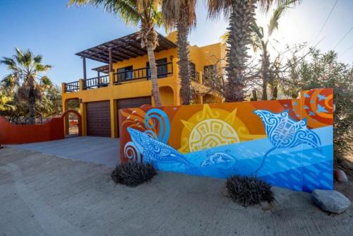 Buenos Aires House | 5 Minutes to Downtown Los Barriles, Walk to Beach