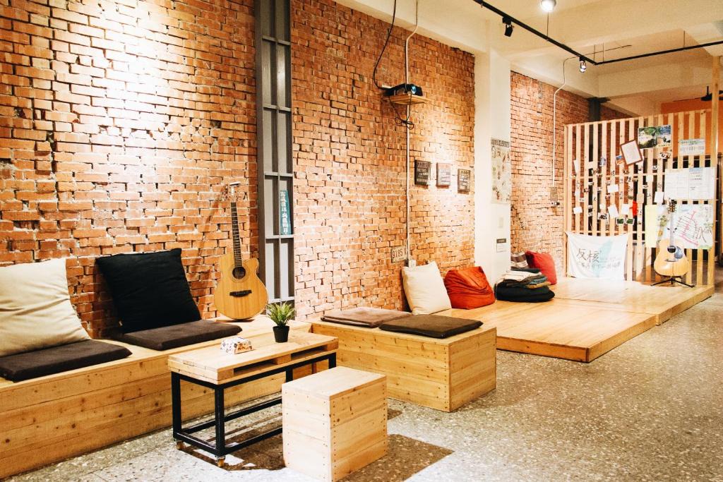 Longjing Hostel | 62巷背包客棧 Lane62 Hostel