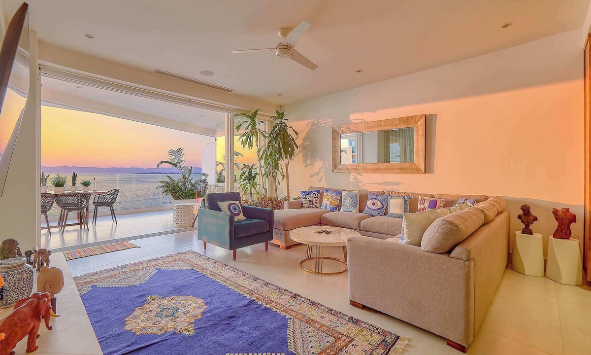 South Shore Hotel Area Apartment | 7 Floor 3BR Ocean View Condo at Indah by *Maxwell