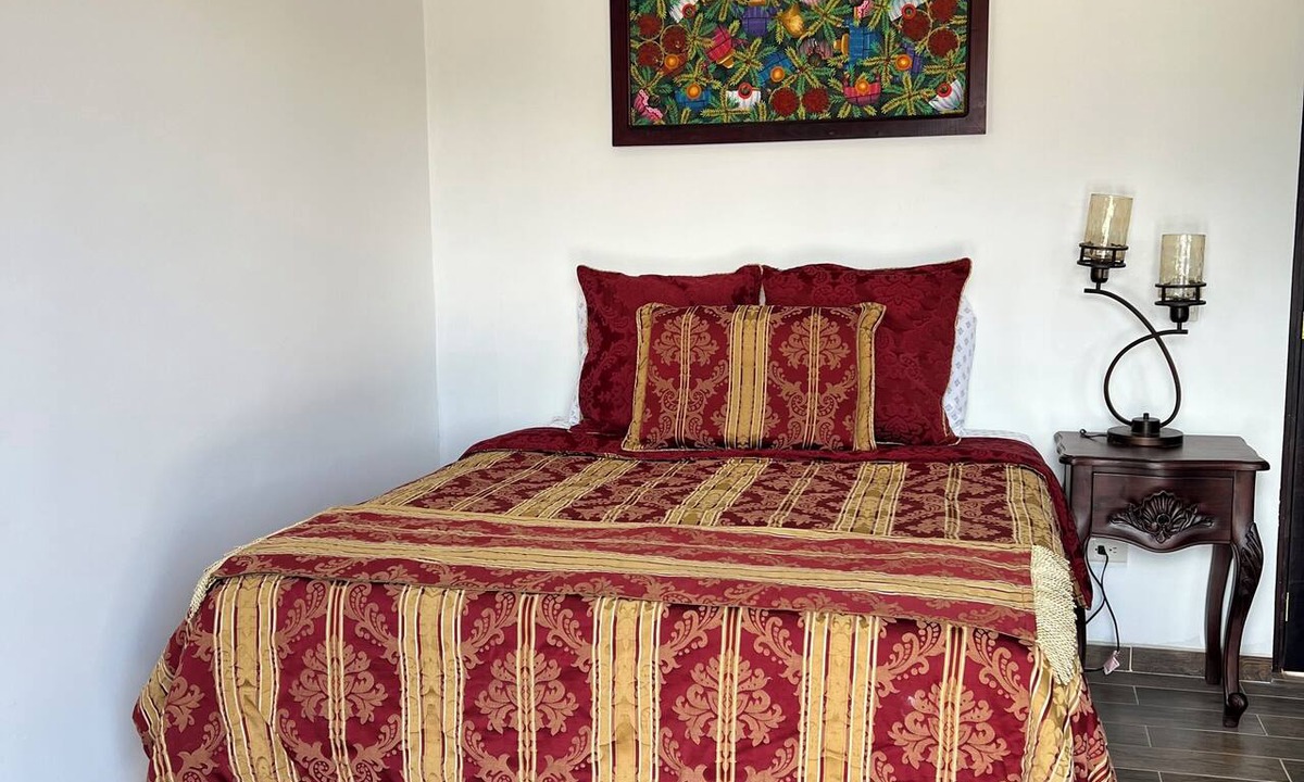 San Miguel Duenas House | A Nice and Quiet Apartment with a 360-Degree View of the Volcanoes in Ciudad Vieja