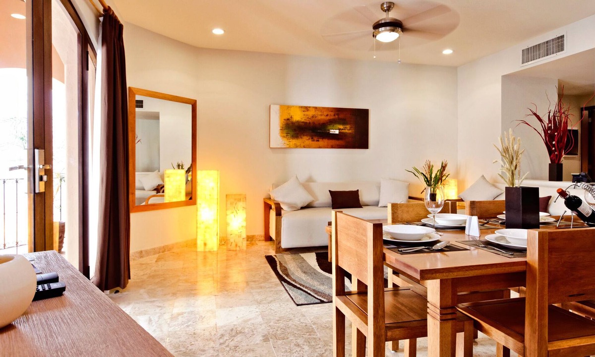 Downtown Condo | Acanto Condominium 2BR pool steps to beach, breakfast, Centro Playa del Carmen