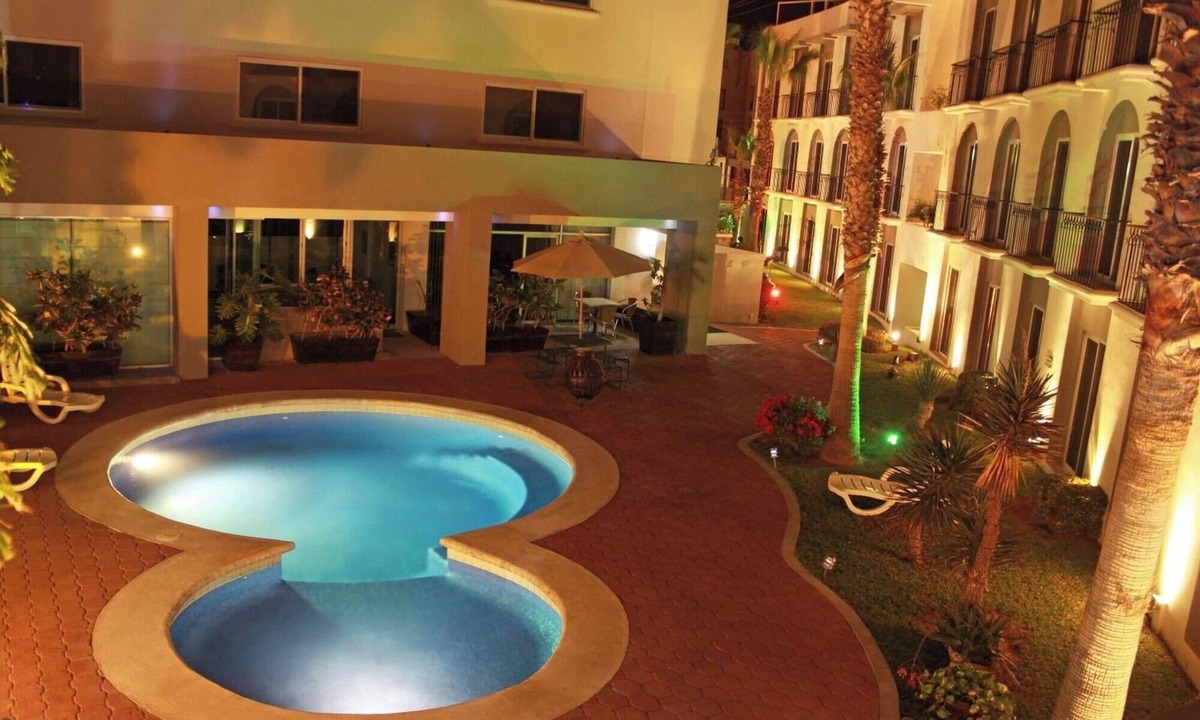 Juarez Hotel | Adorable Superior Room Perfect for Families Near Medano Beach – Walk Nearby