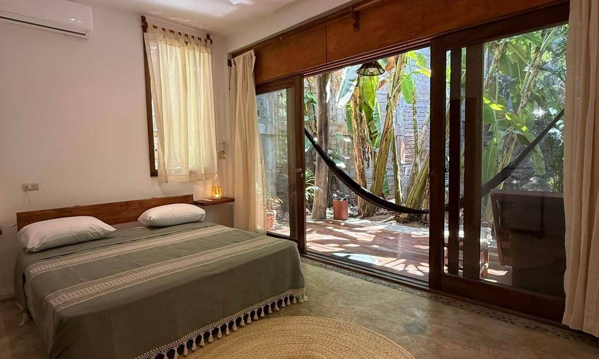 Mazunte House | Air-Conditioned Room in a Natural Setting