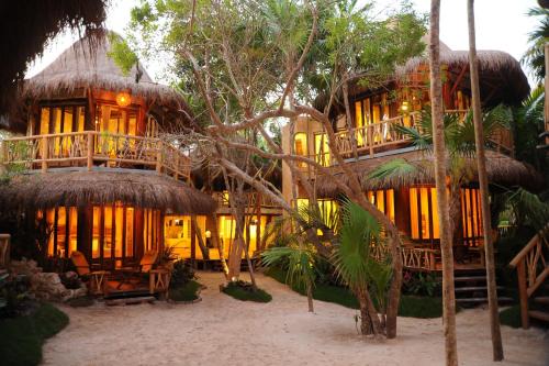 Zona Hotelera Hotel | Alaya Beachfront Tulum Hotel