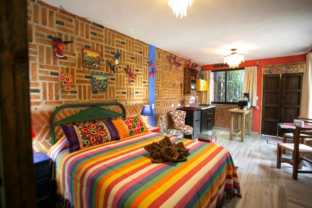 Cholula Apartment | Alebrijes by Majikal B&B