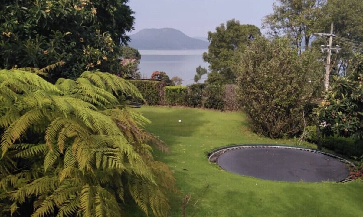 Valle de Bravo House | Amazing house in the magical town of Valle de Bravo overlooking the lake