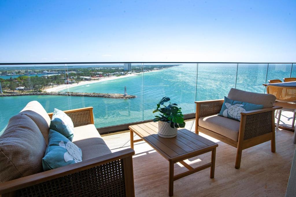 Progreso Municipality Apartment | Amazing sunsets from the top of the Ocean at Yucalpeten Marina Resort