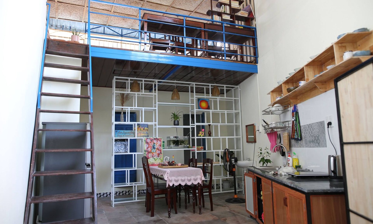 Hue City Centre Bed & Breakfast | An Homestay Hue - Train station walking