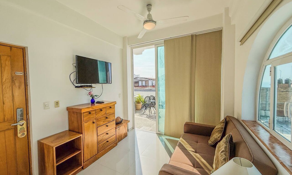 Emiliano Zapata Apartment | Andales Suites #105