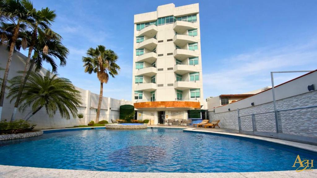 Ricardo Flores Magon Hotel | Angeles Suites & Hotel