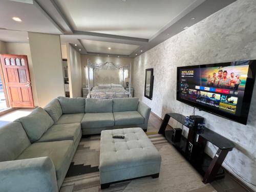 Centro Carretera Apartment | Apartment Rosarito beach downtown! (E)