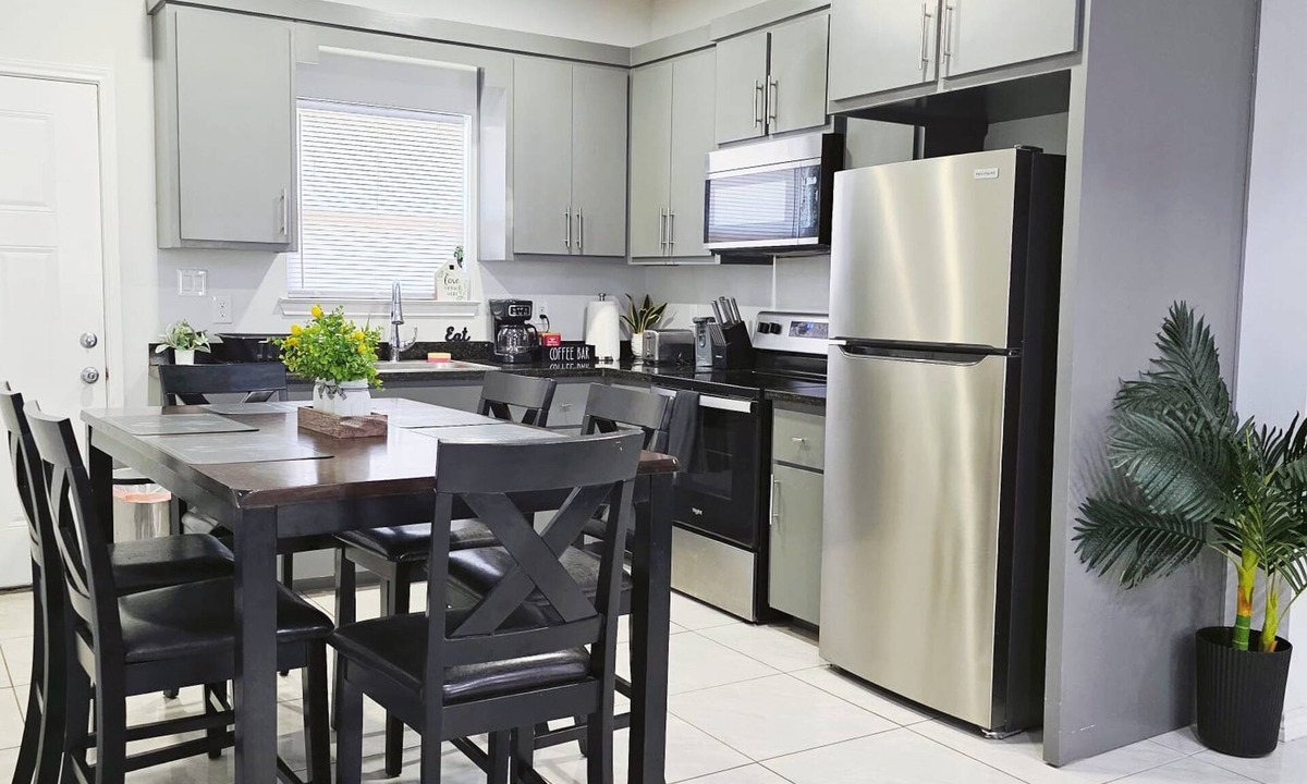 Weslaco Apartment | Apartment With 3 Bedrooms 40 Minutes From South Padre