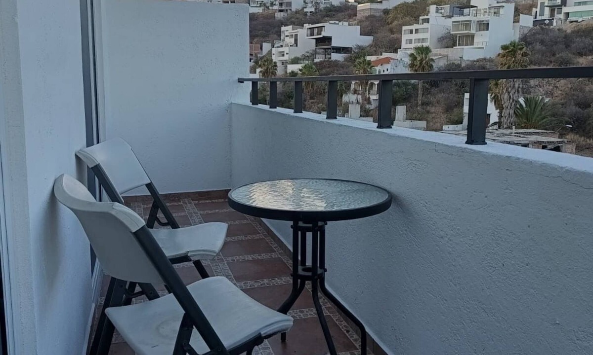 Juriquilla Apartment | Apartment with private entrance and access to roof garden