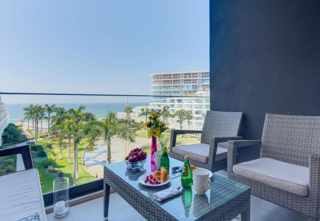 Flamingos Apartment | Aria 608 Del Mar
