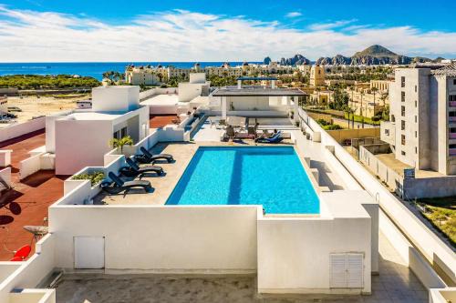 El Tezal Apartment | Bahia del tezal 202b: 2BR/2BT Condo, Big pool, 5 minutes walk to Beach!