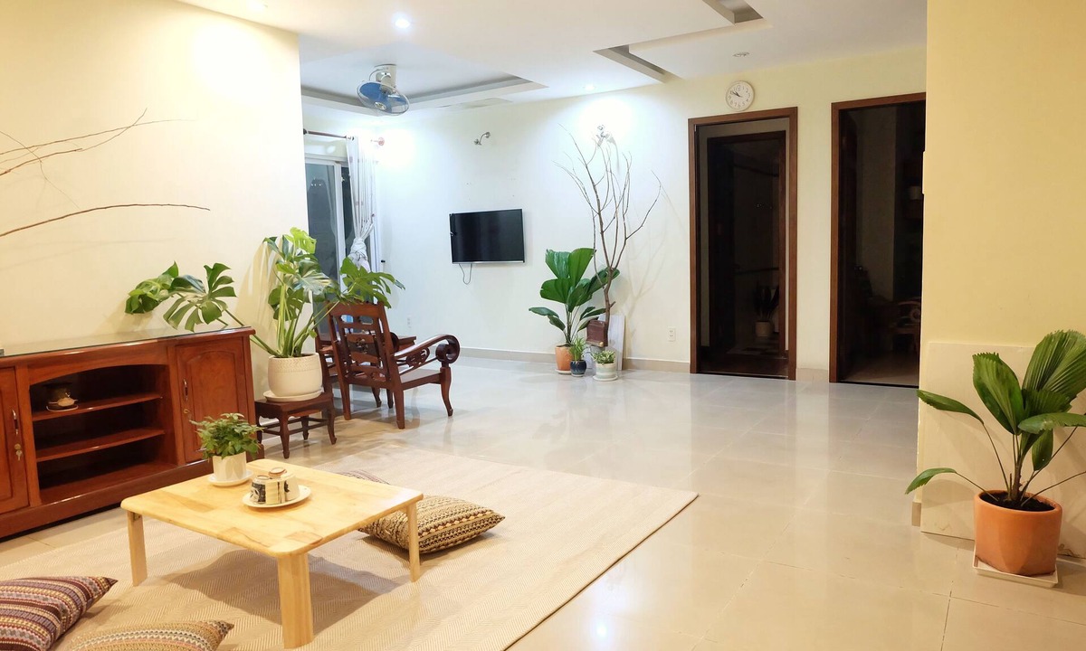 Thu Thiem Apartment | Bathtub, furnished kitchen, air conditioning, laundry and amazing balcony/bar