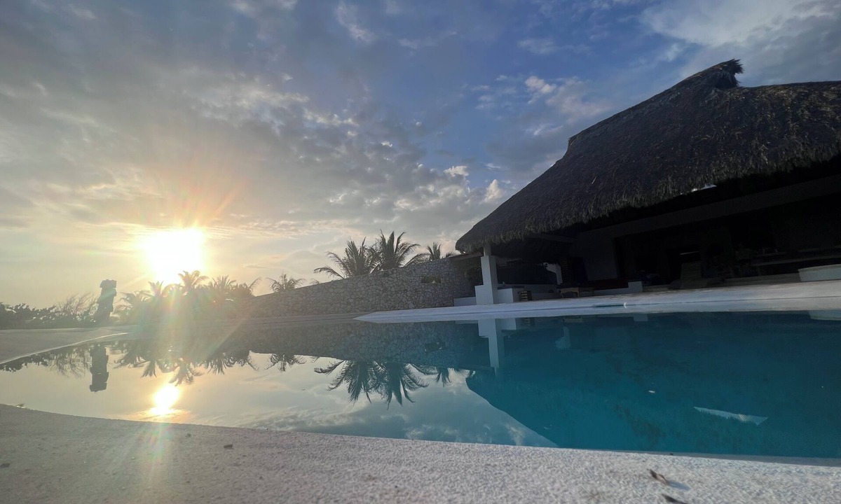 Los Tamarindos House | BEACH FRONT VILLA WITH PRIVATE CHEF INCLUDED
