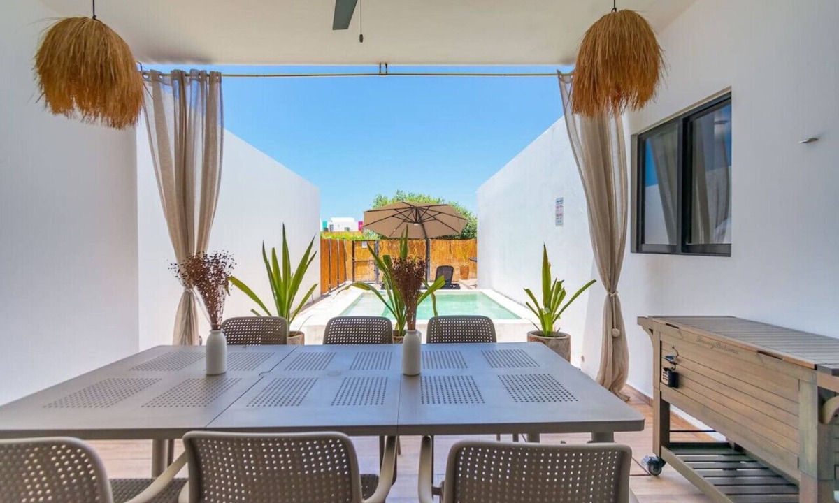 Chicxulub Puerto House | Beach House - Family & Serenity by LAHOS