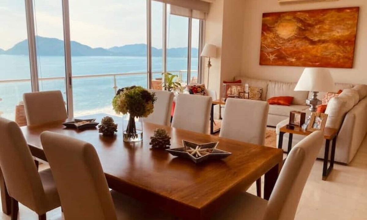 Peninsulas de Santiago Apartment | Beachfront apartment in Ponto Horizonte.