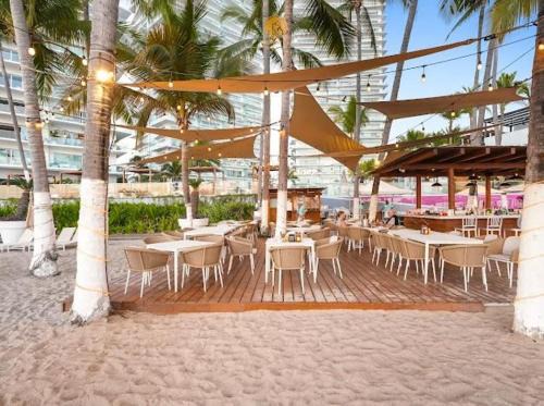 North Hotel Zone Apartment | Beachfront Icon Vallarta Condos