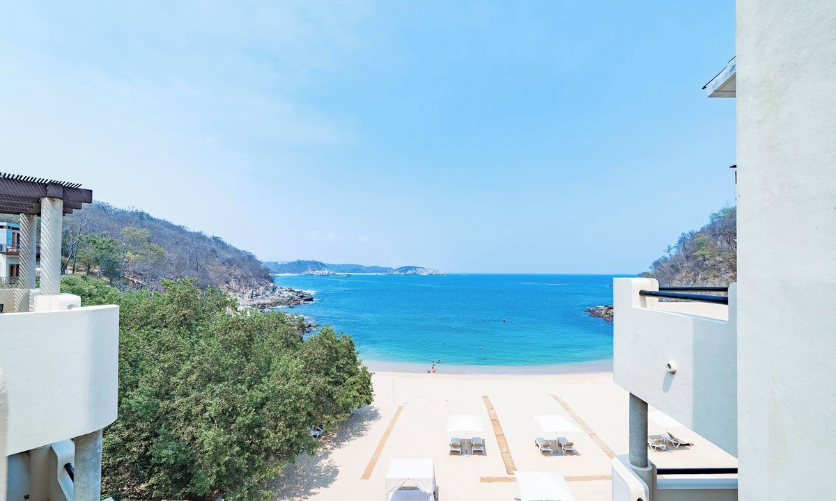 Santa Maria Huatulco Condo | Beachfront Penthouse | Resort Amenities
